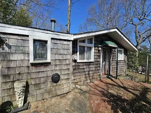 40 Lighthouse Ln, Sag Harbor, NY 11963