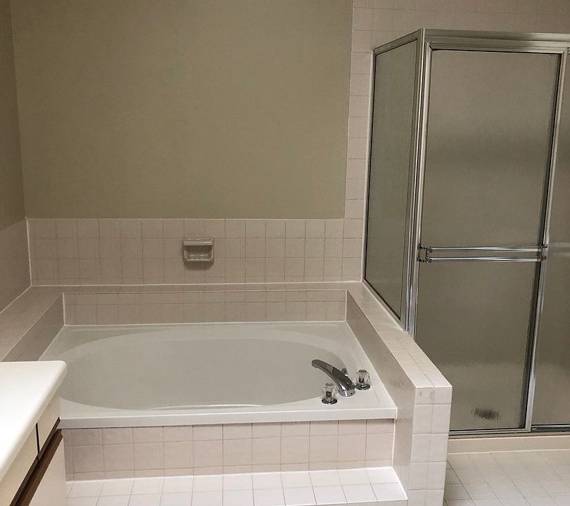 2nd image of 329 Pembroke Ct APT 8
