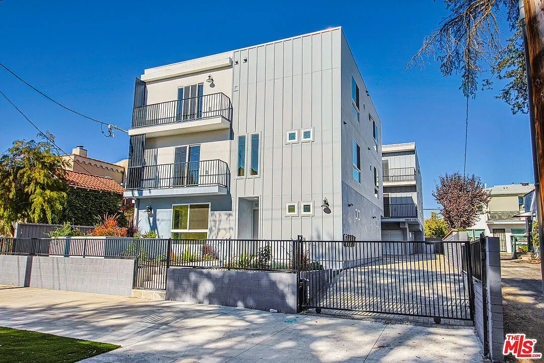Building Photo - 10801 Kling St
