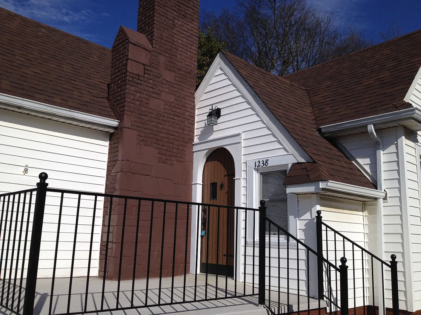 Coming Soon: Charming Renovated Home In Maryville City Pet Friendly! — Photo 2