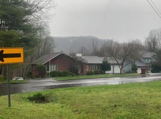 1501 Strawberry Ln, Johnson City, TN 37604