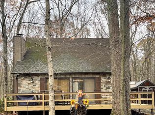 100 S Shore Dr, Milford, PA 18337
