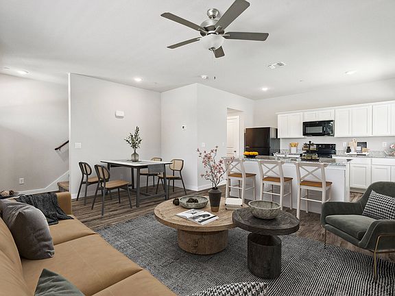 4th image of 520 Powell Dr #1604