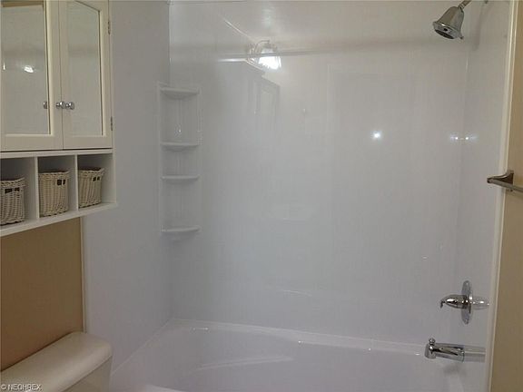 5th image of 52 Bunker Hill Ln