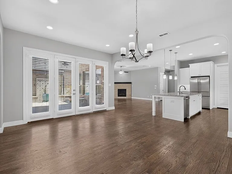 8261 Kentland Dr — Photo 10