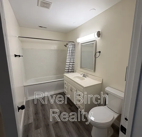 300 S Macarthur Blvd #3 — Photo 4
