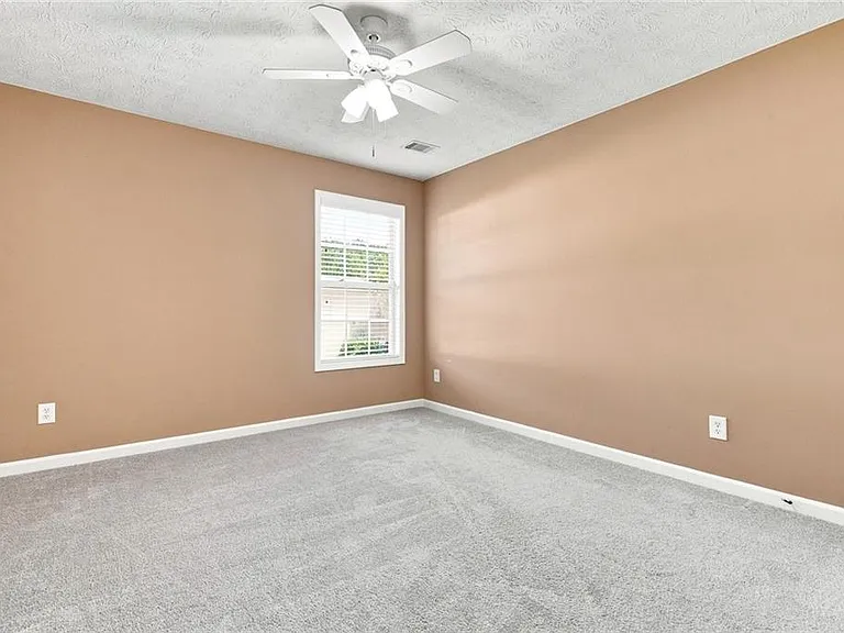 3063 Kentmere Dr — Photo 21