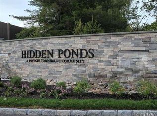 1 W Pond Ct, Smithtown, NY 11787