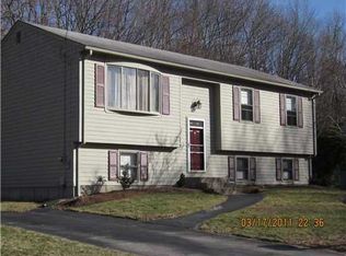 124 Nottingham Dr, West Warwick, RI 02893