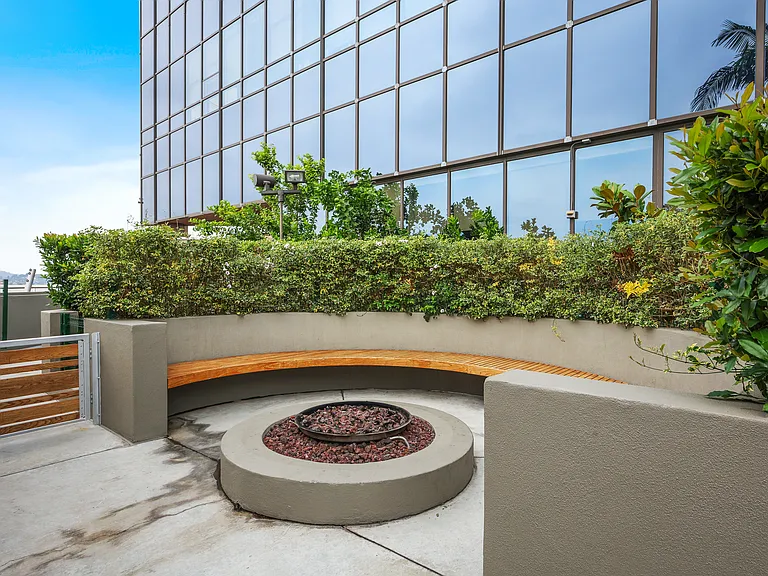 1100 Wilshire Blvd #2607 — Photo 29