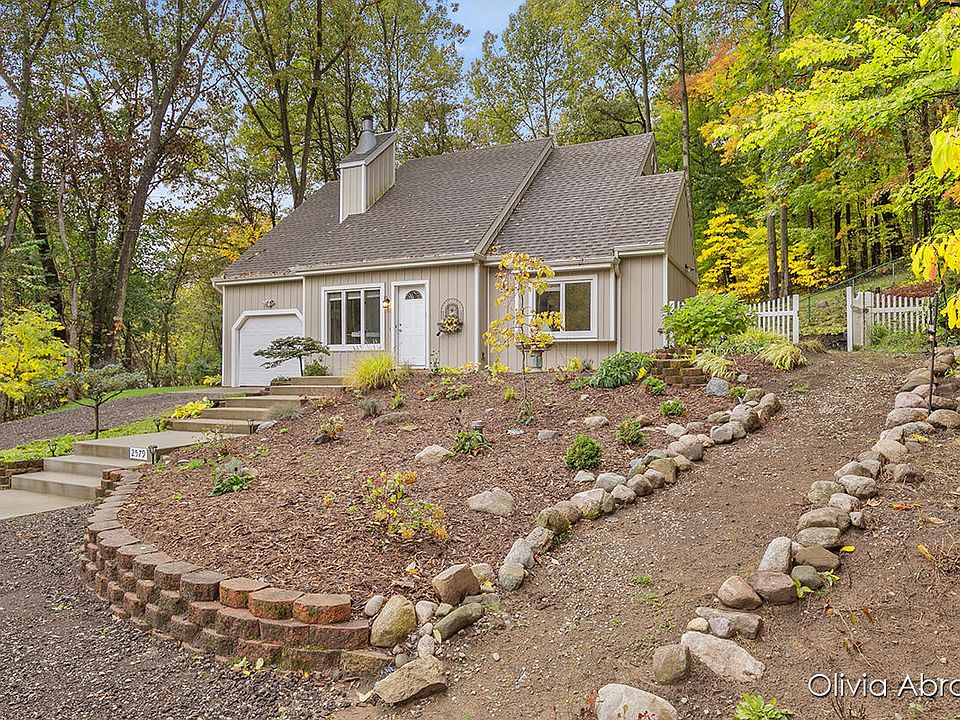 1st image of 2579 Gulliford Dr SE