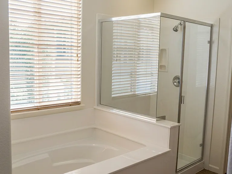 437 Carema Ct — Photo 16