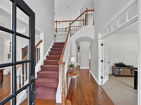 4th image of 5390 Avonshire Ln