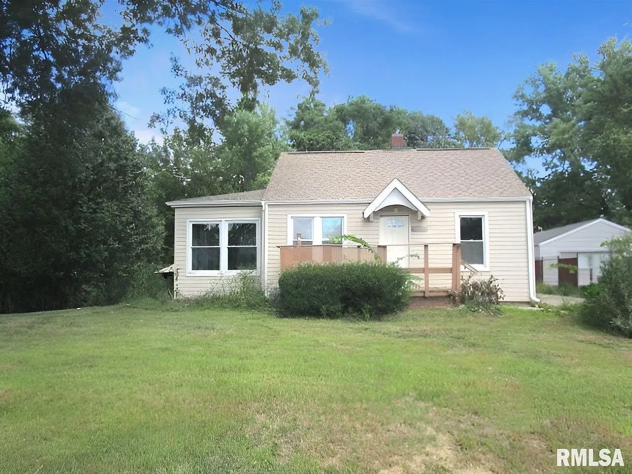 109 Avalon Ave photo 1
