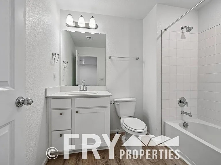 21061 E 60th Ave — Photo 18