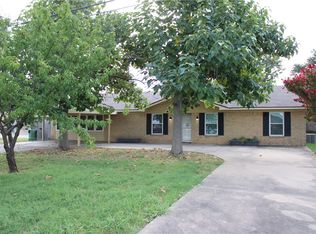 806 S Old Temple Hwy, Hewitt, TX 76643