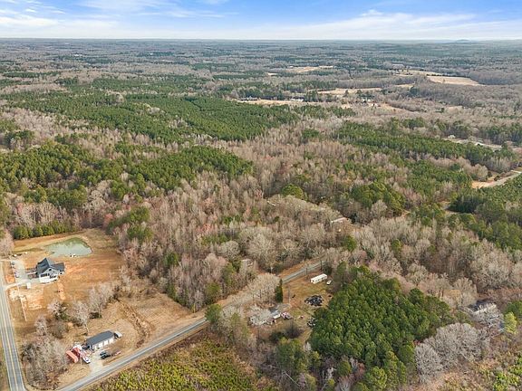 3rd image of 6621 Nicks Rd