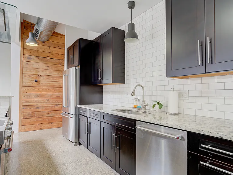 1300 Batavia Ave #2 — Photo 20