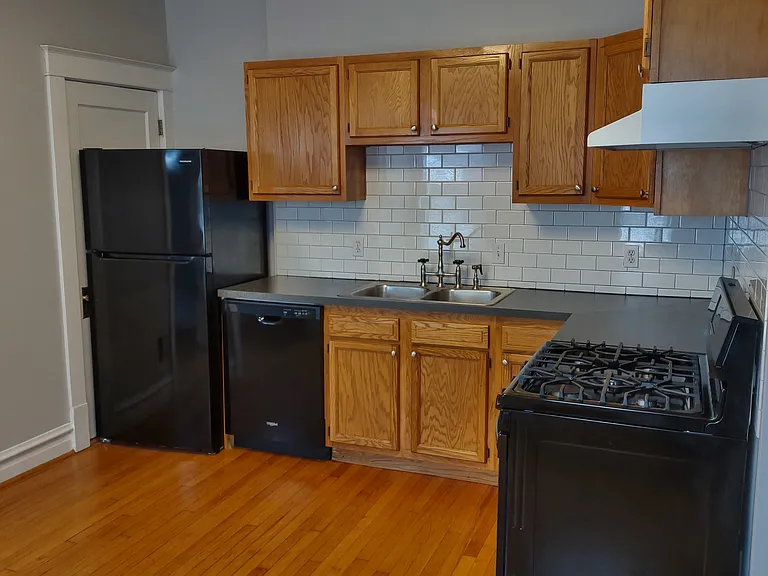 3158A Alfred Ave #A — Photo 2