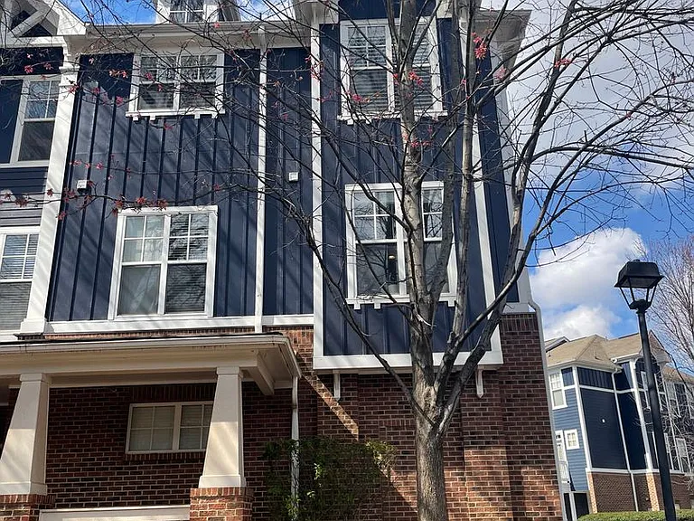 1505 Walnut View Dr — Photo 2