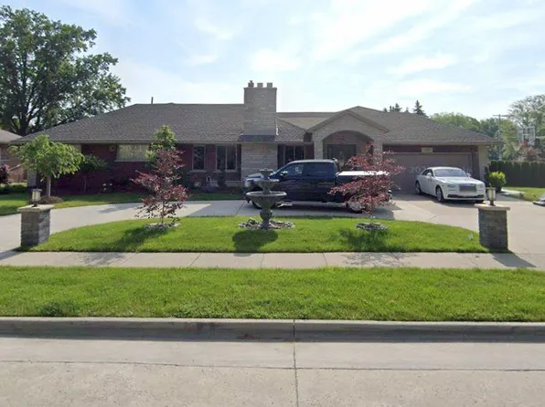 110 Woodcrest Dr, Dearborn, MI 48124