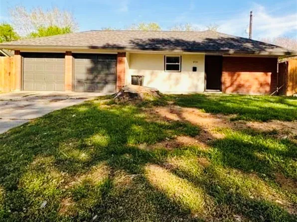 8733 Lugary Dr, Houston, TX 77074
