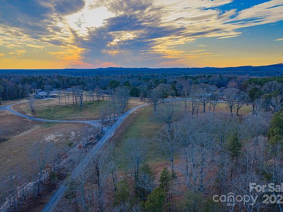 3rd image of 164 Linderman Lake Ln