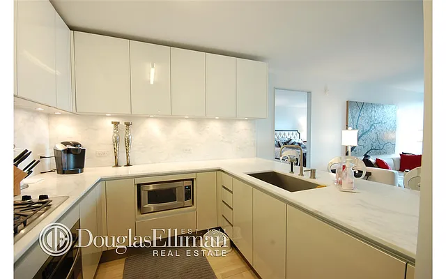 Rented by Douglas Elliman | media 3