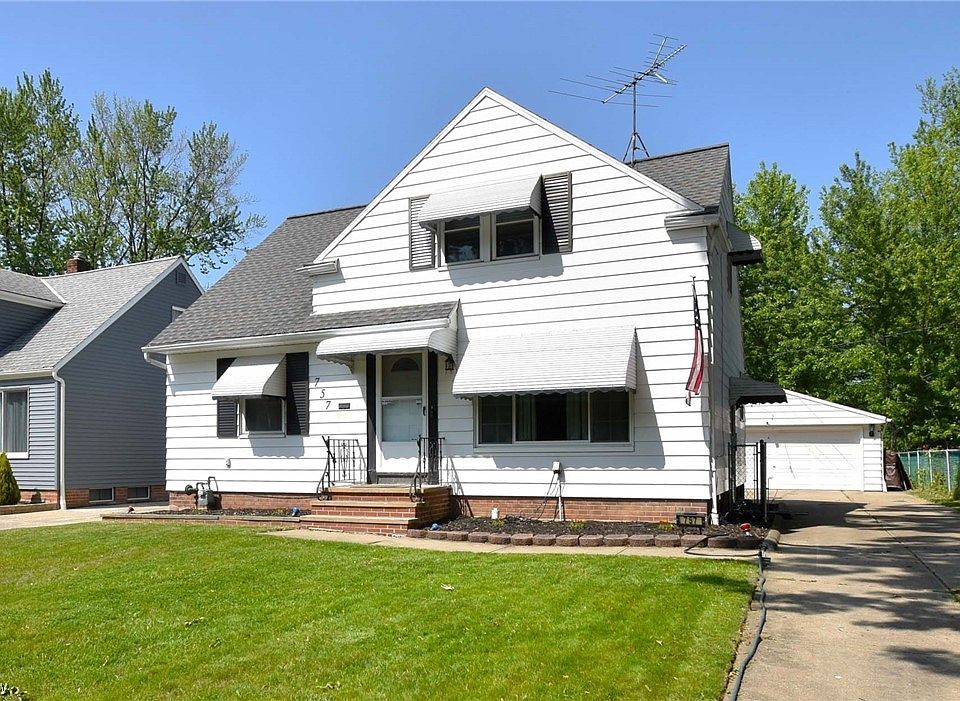 1st image of 757 N Elmwood Ave