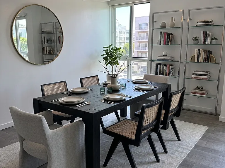 Dining Room (virtually staged)