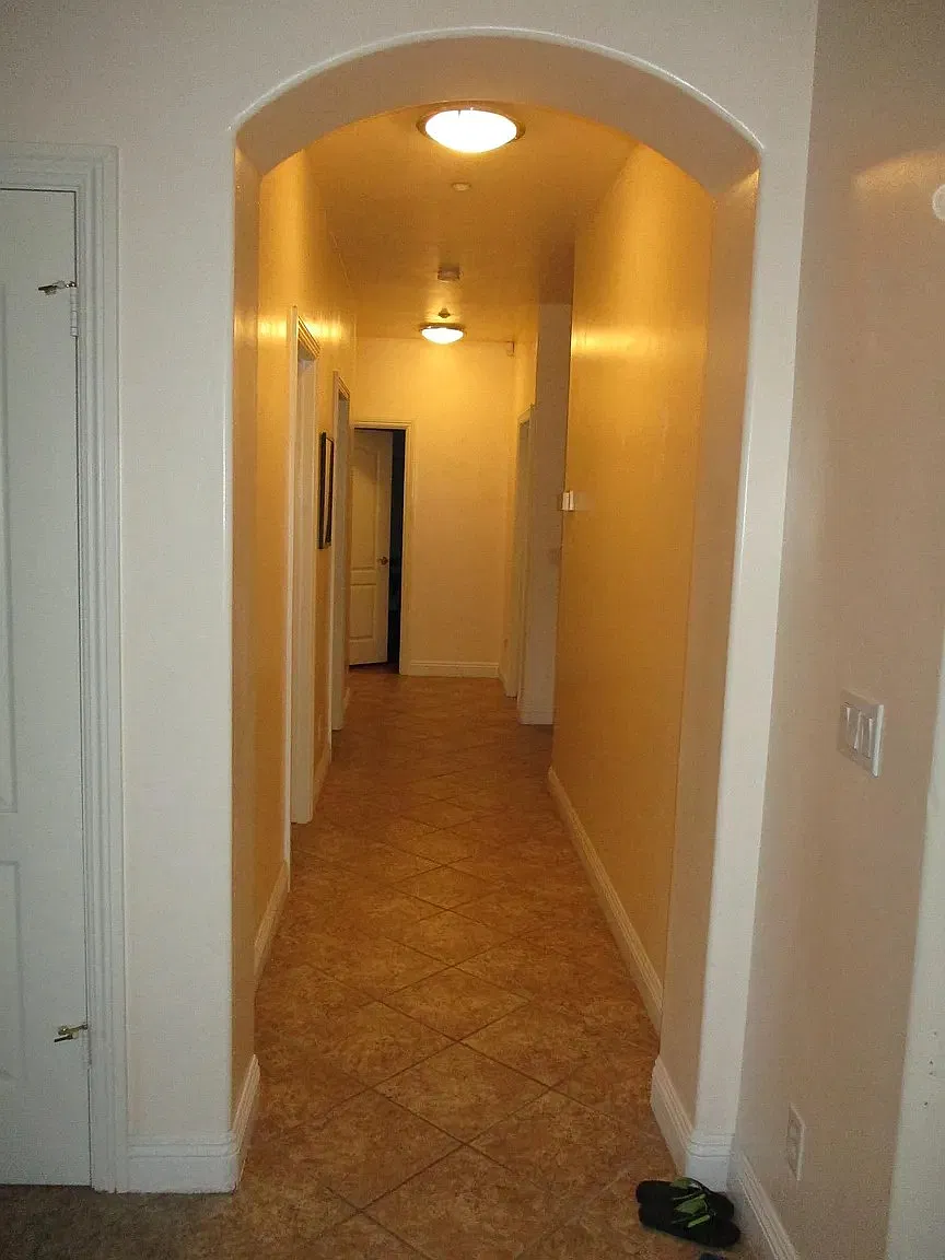 3 bed, 2.5 bath, 2490 sqft, $4,125 — Photo 2