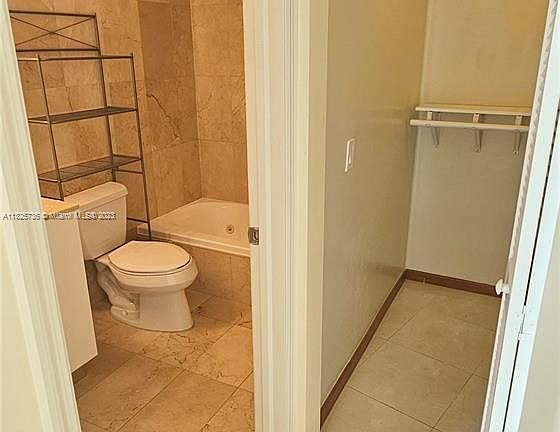 4th image of 1528 Brickell Ave APT 104
