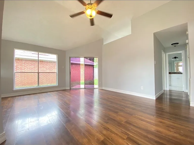 6614 Misty Dale Dr — Photo 2