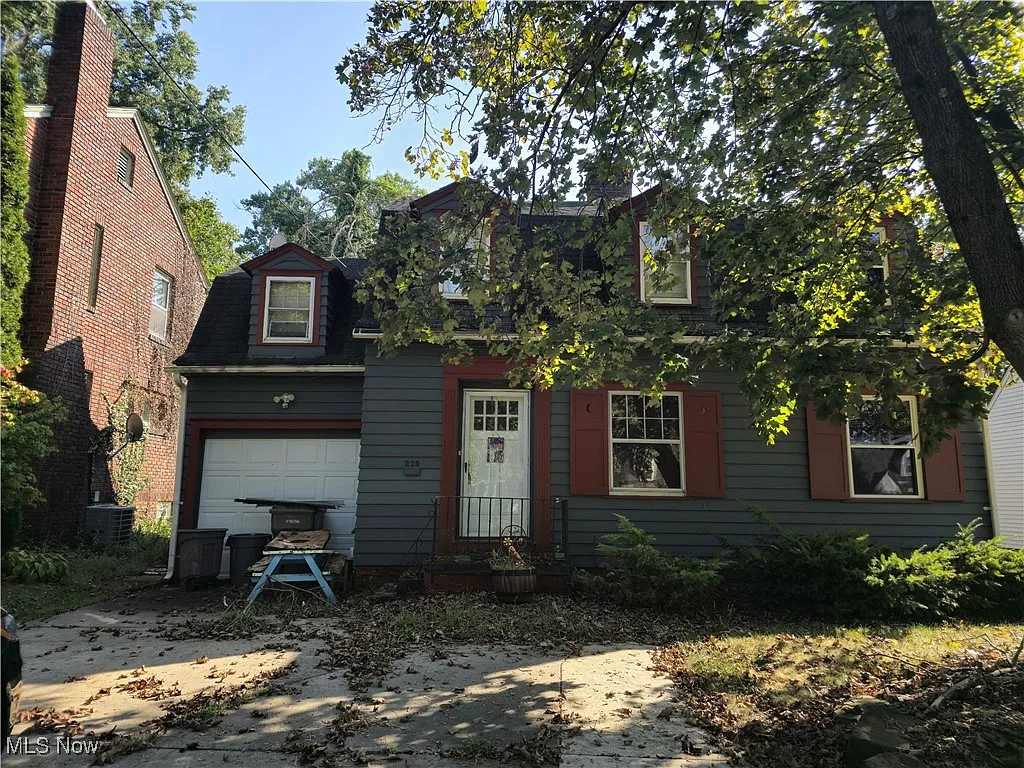 239 Wychwood Ln photo 1