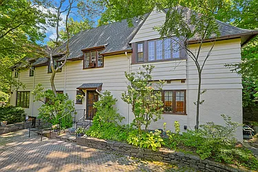 5056 Delafield Avenue  image 1 of 32