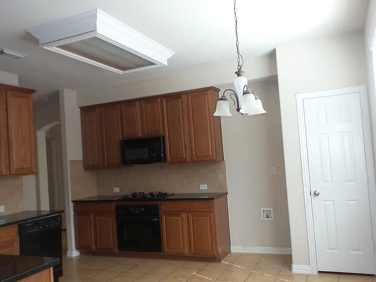 7105 Sugarplum Dr — Photo 21
