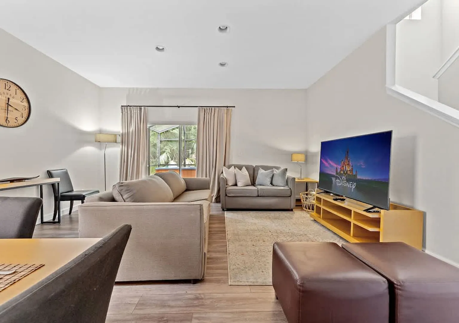 Pet Friendly 4 BR with Hot Tub — Photo 2