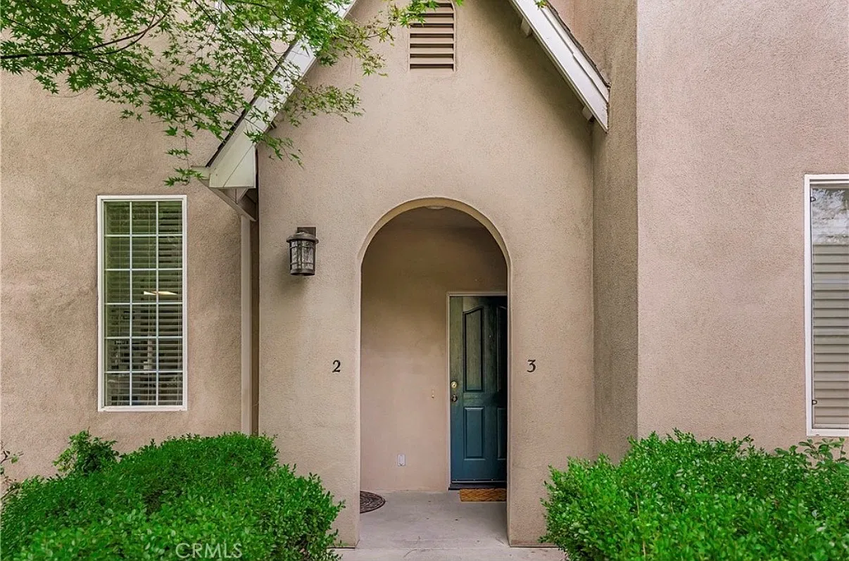 2 bed, 1300 sqft, $1,800 — Photo 3