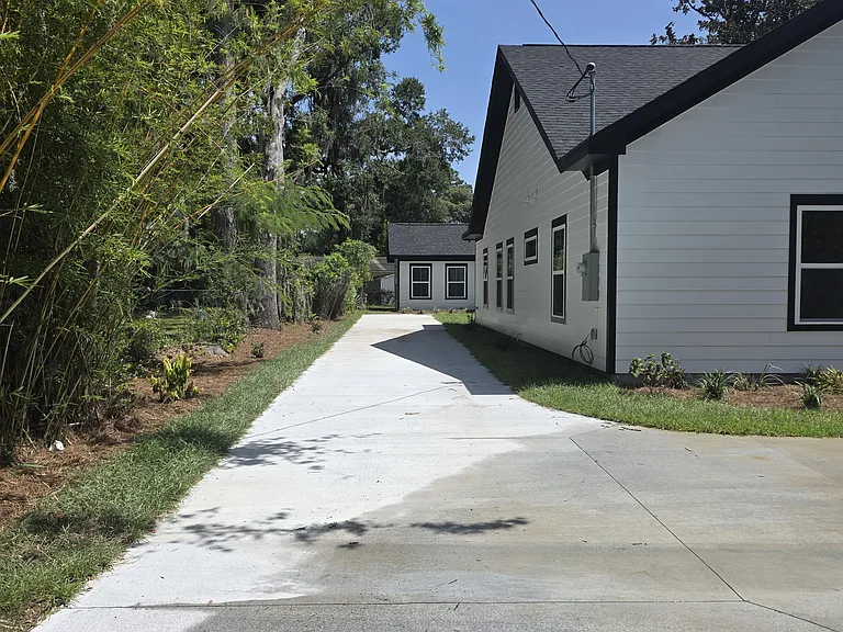 2138 Bacon Park Dr — Photo 10