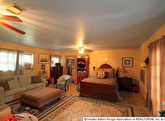 2nd image of 1124 Bruce Dr