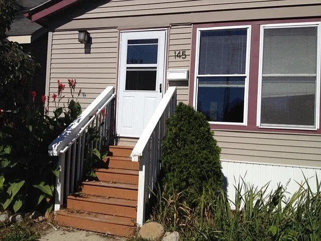 145 E Bennett — Photo 2