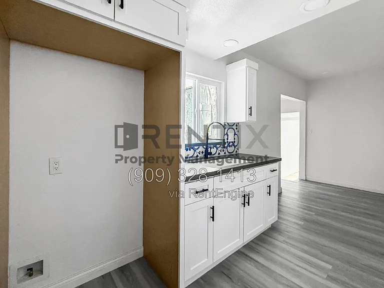1923 Junipero Ave — Photo 6