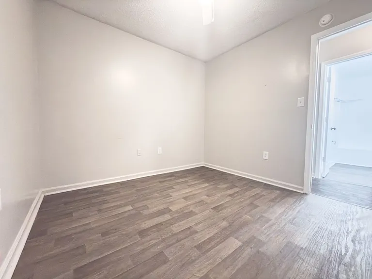 5648 Dobson St — Photo 14