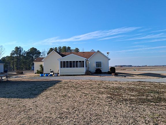 4th image of 576 Ludford Rd
