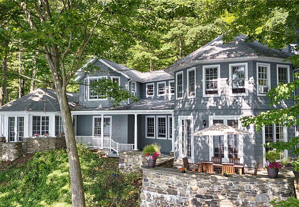 1st image of 8873 E Bluff Dr