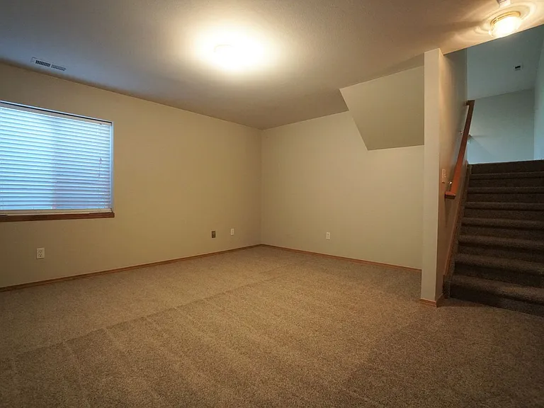 1072 Scarlet Oak Dr — Photo 22