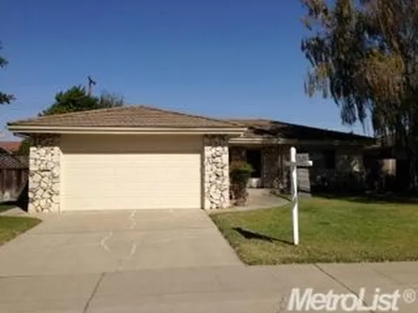 2131 Jerry Ln, Lodi, CA 95242