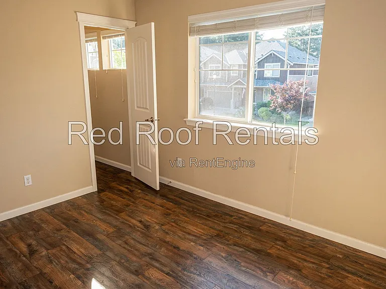 1441 Farina Loop SE — Photo 41