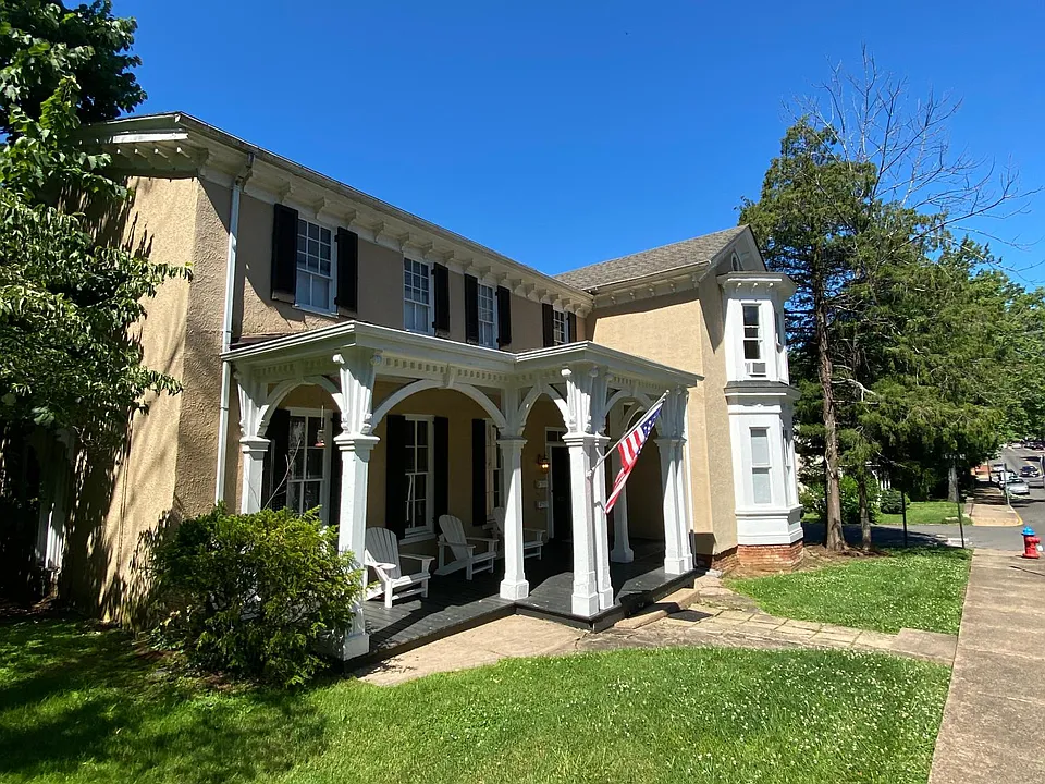162 Main St #4