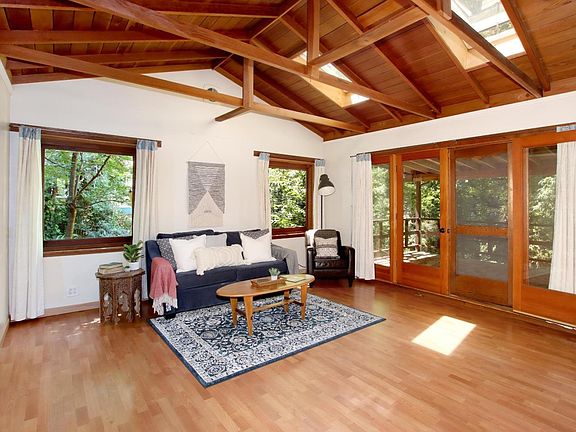 4th image of 145 Cottage Ave